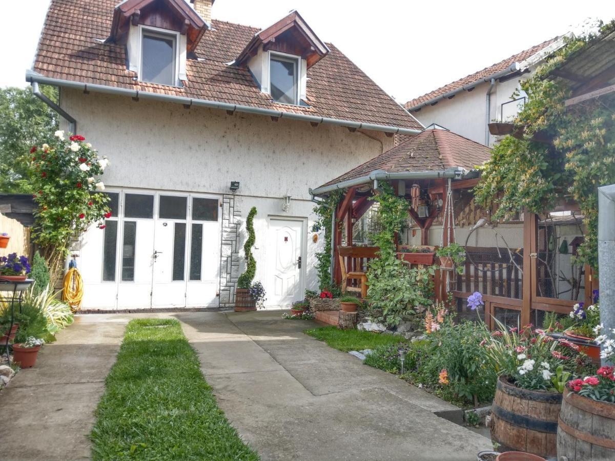 Apartment Harmonija Апатин Екстер'єр фото
